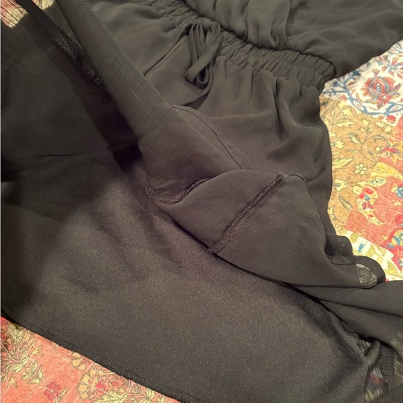 Trixxi Black Flowy Tie-Front Crossover Romper - Picture 14 of 15